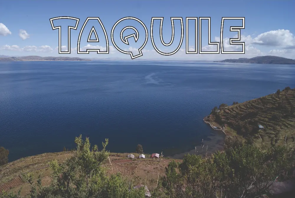 Lanchas en el lago titicaca. Lancha hacia Taquile. Lancha hacia Amantani. Boats on Lake Titicaca. Boat to Taquile. Boat to Amantani. Bateaux sur le lac Titicaca. Bateau pour Taquile. Bateau pour Amantani.